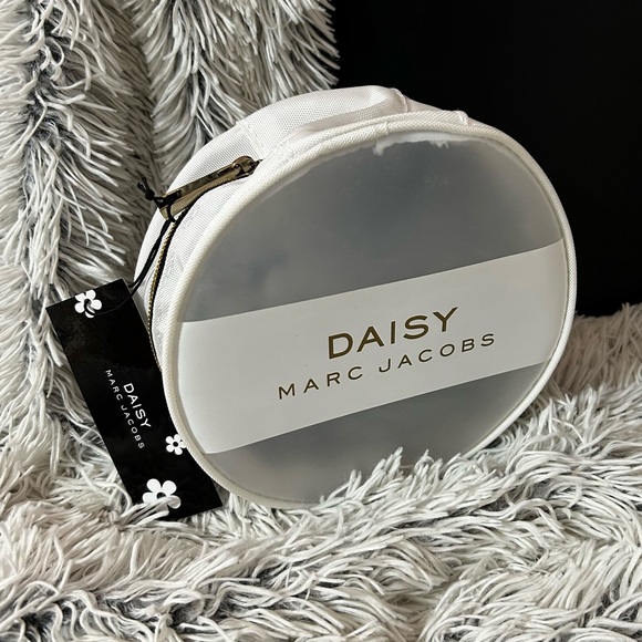 Marc Jacobs Handbags - Daisy by Marc Jacobs makeup bag